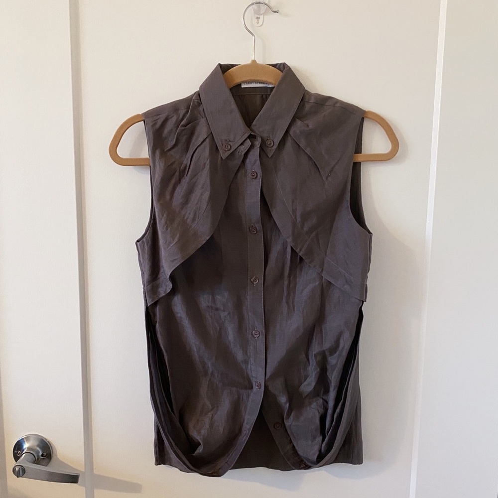 brown collared tank 🤎